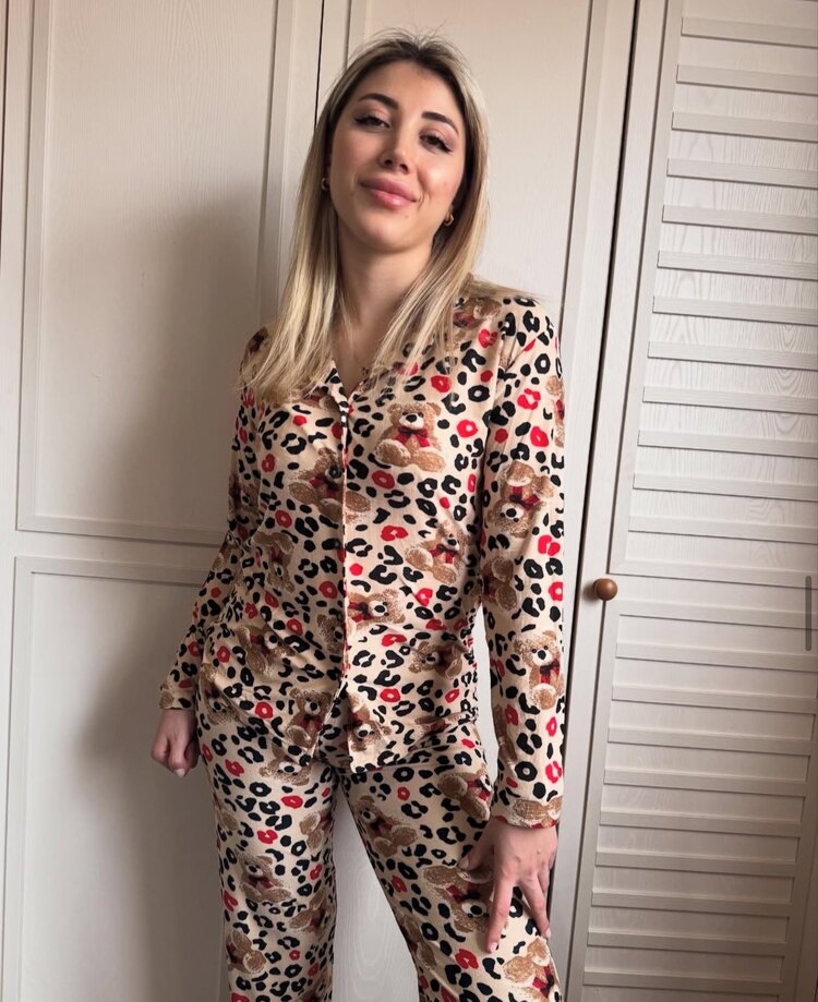 Süet Kumaş Ayıcık Detay Ön Düğmeli Takım